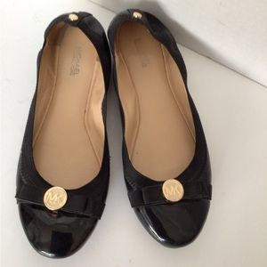 Michael Kors black/ gold womens flats shoes. Size 8.5